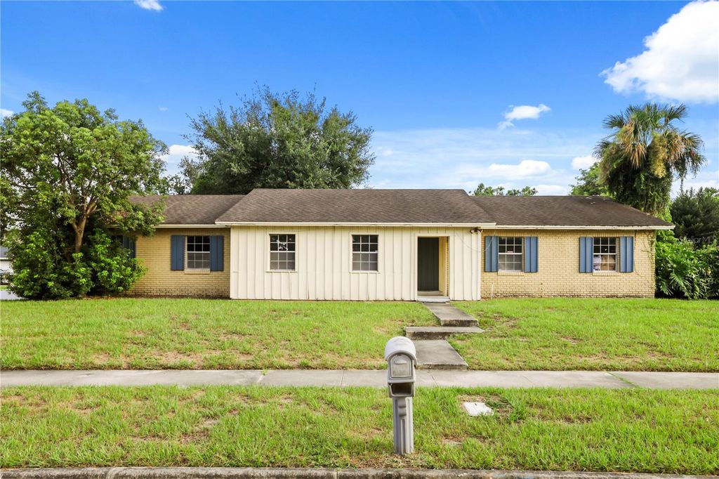 Image 2 of property listing at 5310 NADINE STREET, Orlando, FL 32807