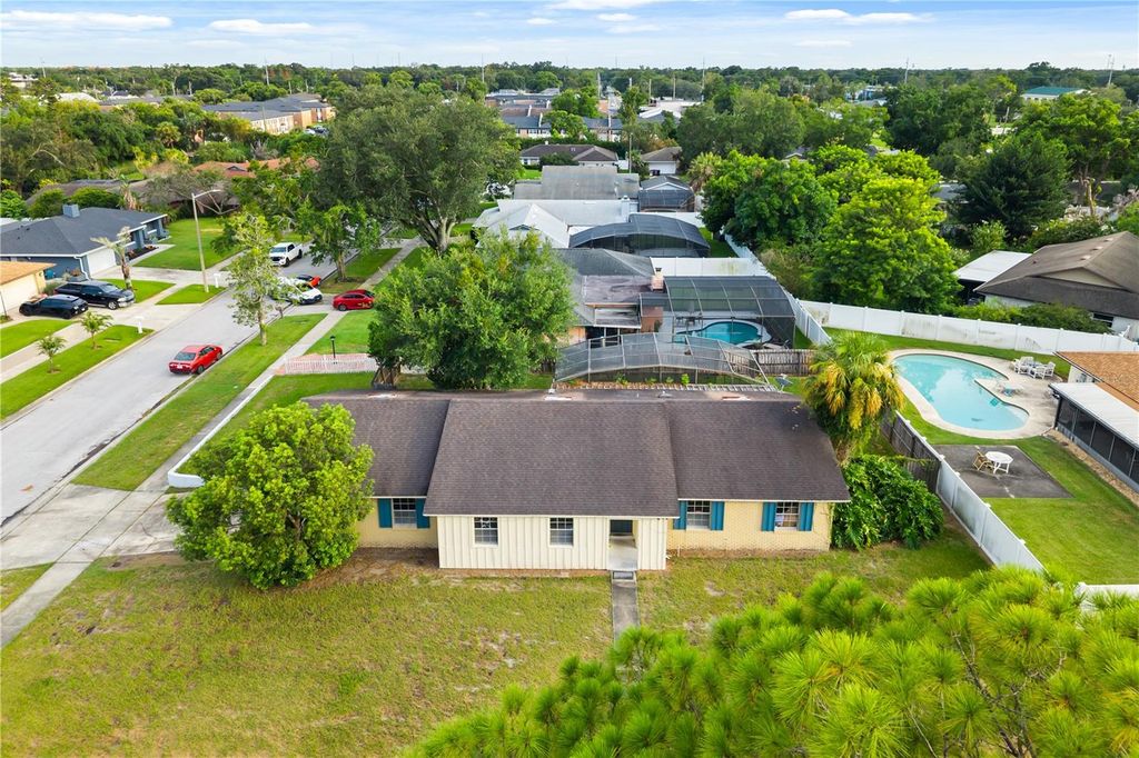 Image 7 of property listing at 5310 NADINE STREET, Orlando, FL 32807