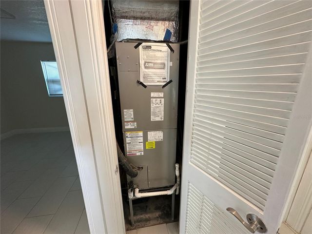 4305 E HENRY AVENUE, Tampa, FL 33610