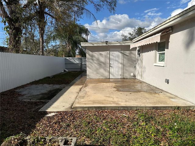 4305 E HENRY AVENUE, Tampa, FL 33610