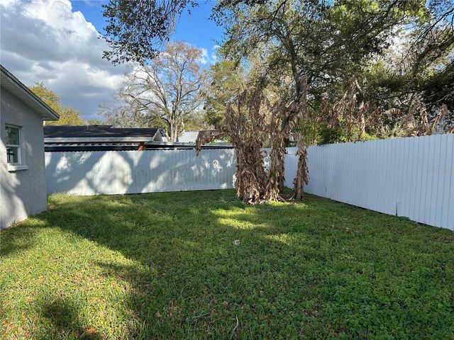 4305 E HENRY AVENUE, Tampa, FL 33610