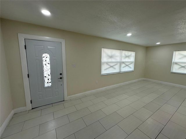 4305 E HENRY AVENUE, Tampa, FL 33610