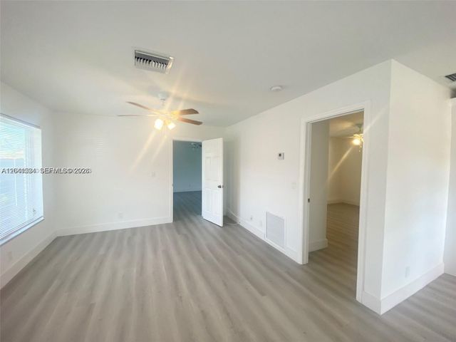 1005 NE 2nd St 1, Hallandale Beach, FL 33009
