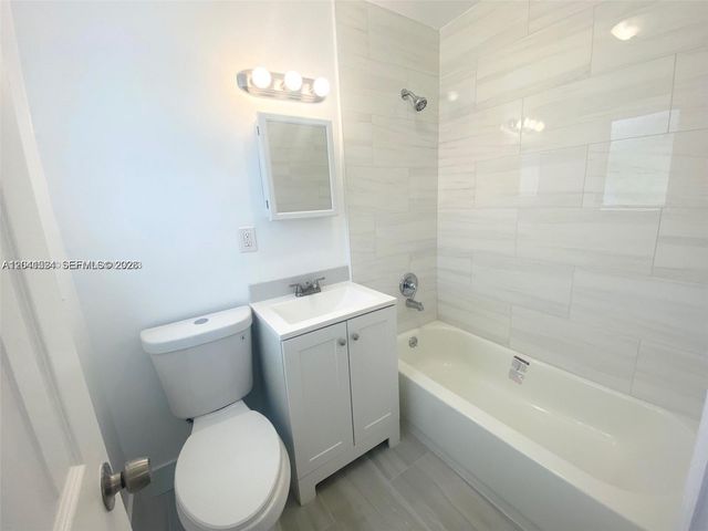 1005 NE 2nd St 1, Hallandale Beach, FL 33009