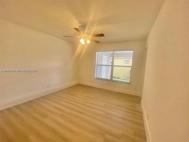 1005 NE 2nd St 1, Hallandale Beach, FL 33009