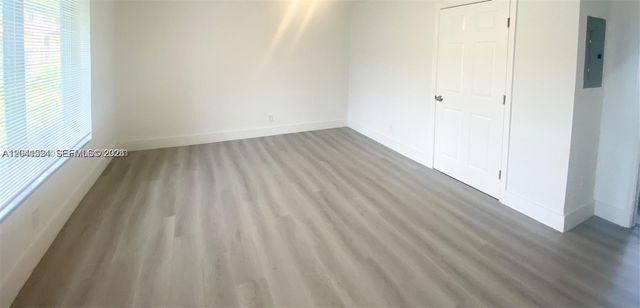 1005 NE 2nd St 1, Hallandale Beach, FL 33009