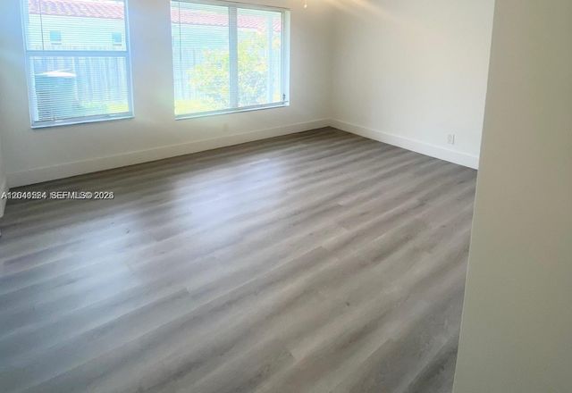 1005 NE 2nd St 1, Hallandale Beach, FL 33009
