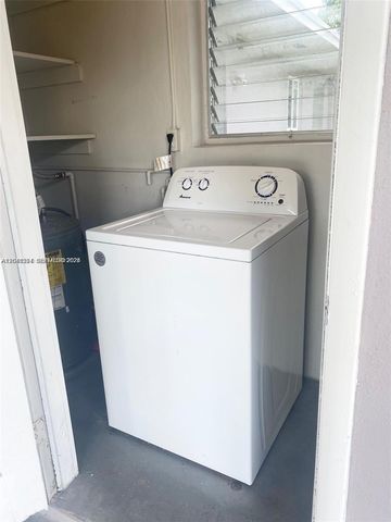 1005 NE 2nd St 1, Hallandale Beach, FL 33009