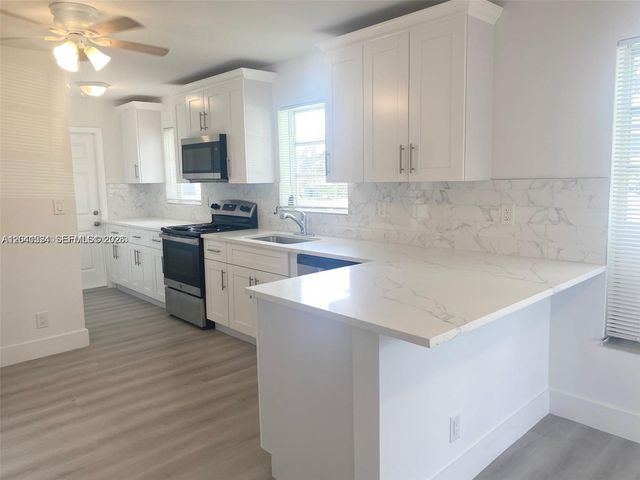 1005 NE 2nd St 1, Hallandale Beach, FL 33009