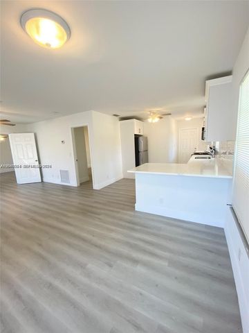 1005 NE 2nd St 1, Hallandale Beach, FL 33009