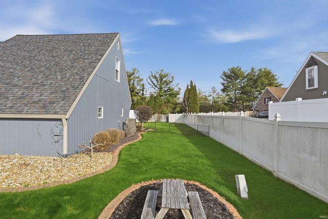 6339 Chestnut Court, Evansville, IN 47715