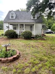 586 Mussel Swamp Rd, Essex, VA 22560