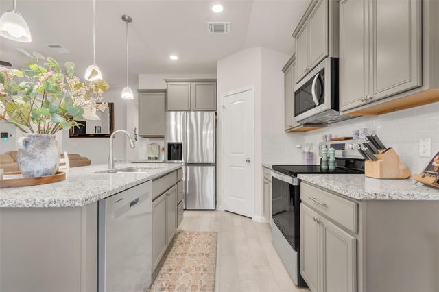 155 Tom Kite DR, Burnet, TX 78611