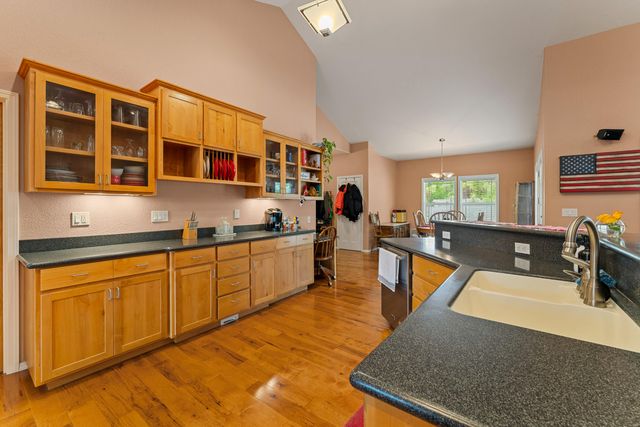 212 NW Canyon View Drive, Grants Pass, OR 97526