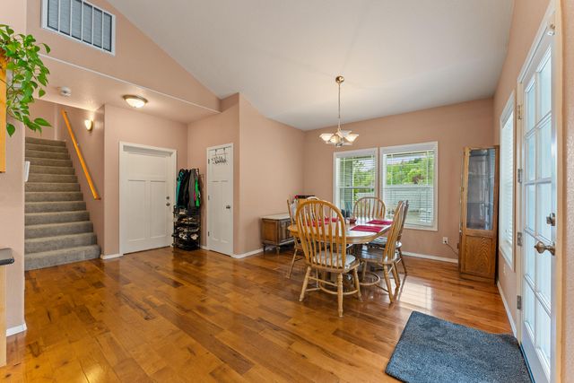 212 NW Canyon View Drive, Grants Pass, OR 97526