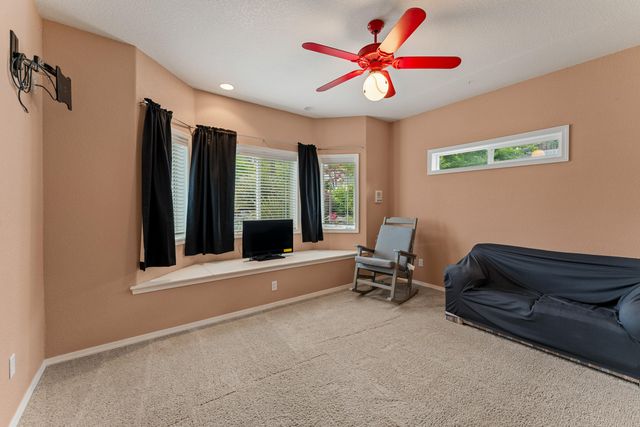 212 NW Canyon View Drive, Grants Pass, OR 97526