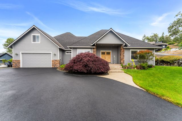 212 NW Canyon View Drive, Grants Pass, OR 97526