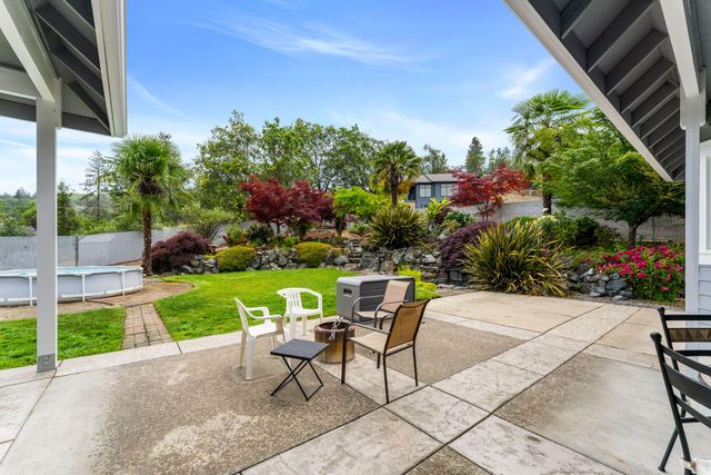 212 NW Canyon View Drive, Grants Pass, OR 97526