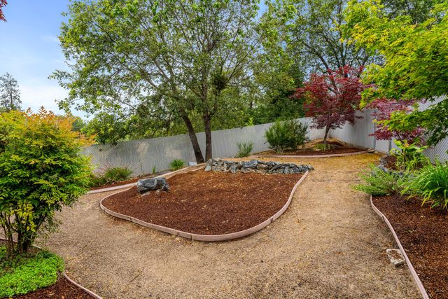 212 NW Canyon View Drive, Grants Pass, OR 97526
