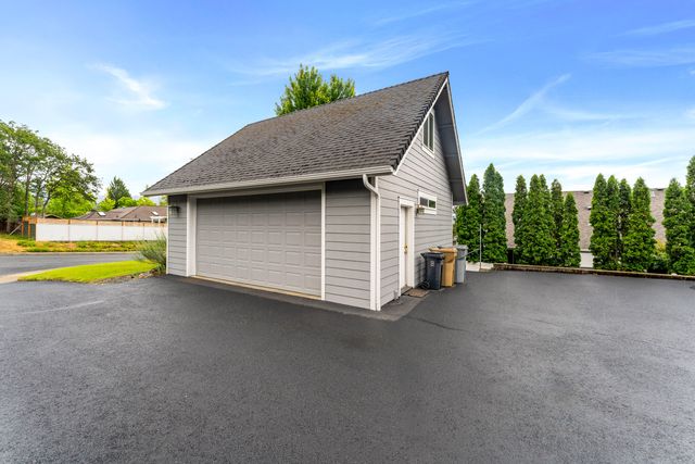 212 NW Canyon View Drive, Grants Pass, OR 97526