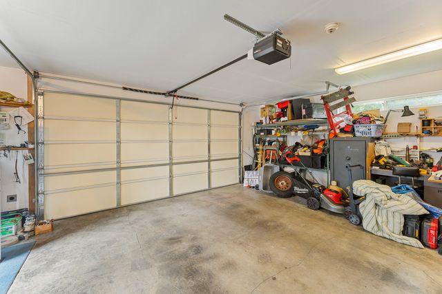 212 NW Canyon View Drive, Grants Pass, OR 97526