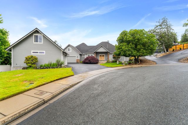 212 NW Canyon View Drive, Grants Pass, OR 97526