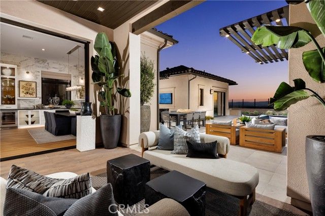 560 PENINSULA, Irvine, CA 92602