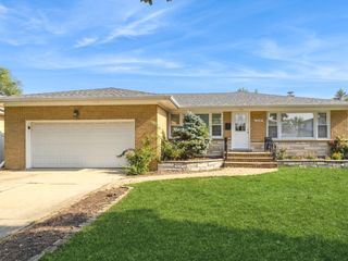 5018 Dobson Street, Skokie, IL 60077