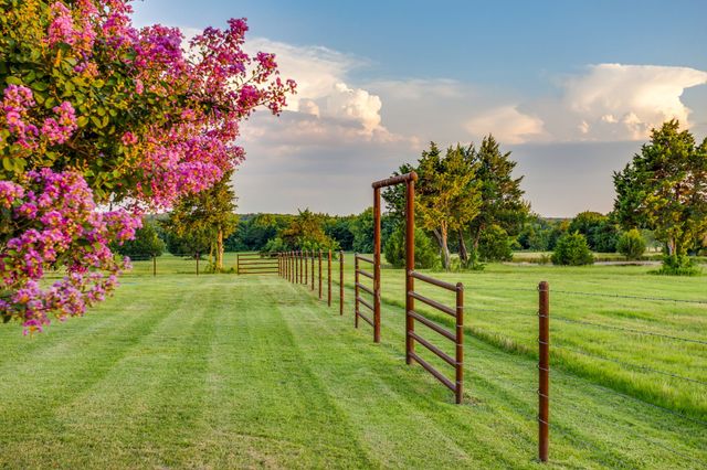 1778 County Road 217, Collinsville, TX 76233
