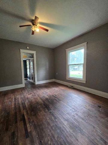 406 Main Street, Garden City, MO 64747