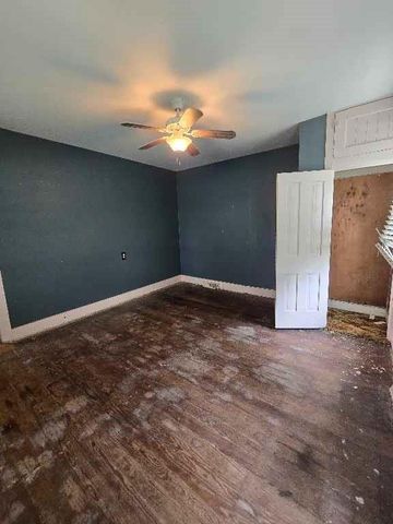 406 Main Street, Garden City, MO 64747