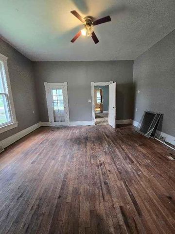 406 Main Street, Garden City, MO 64747
