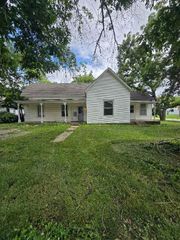 406 Main Street, Garden City, MO 64747