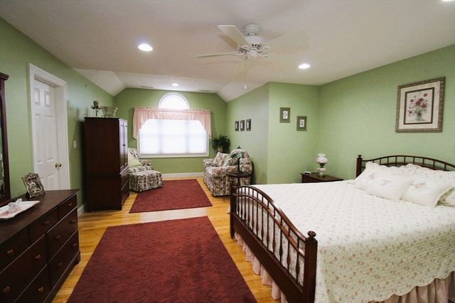 19 Peachey Circle 19, Middleton, MA 01949