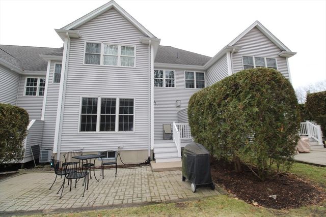 19 Peachey Circle 19, Middleton, MA 01949