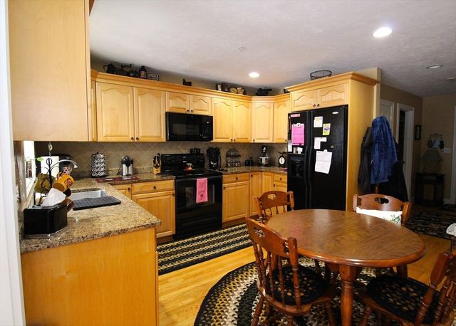 19 Peachey Circle 19, Middleton, MA 01949