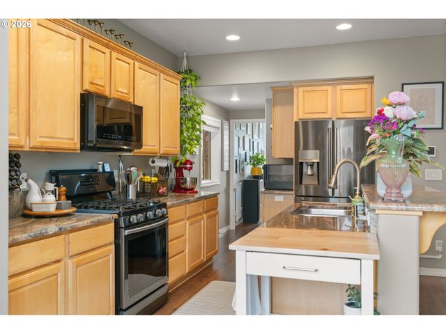 2011 N ALBANY Rd, Albany, OR 97321