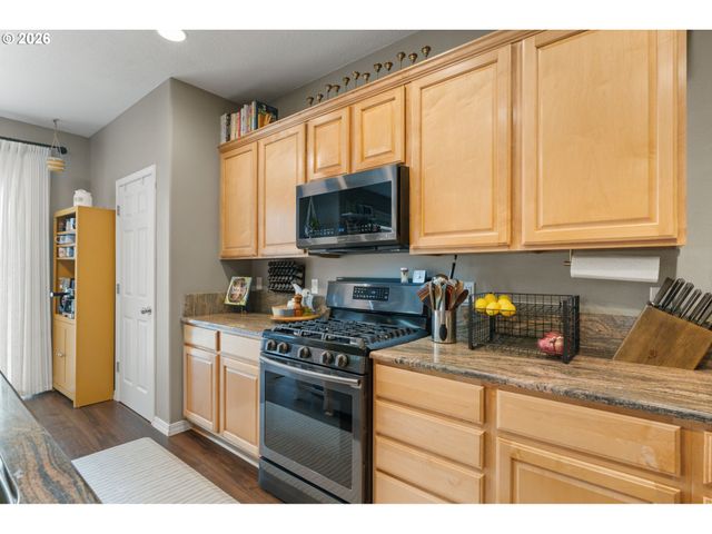 2011 N ALBANY Rd, Albany, OR 97321