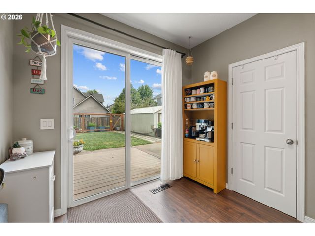 2011 N ALBANY Rd, Albany, OR 97321