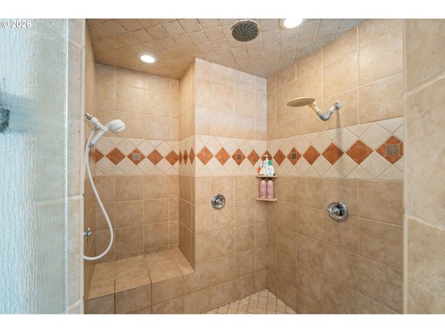 2011 N ALBANY Rd, Albany, OR 97321