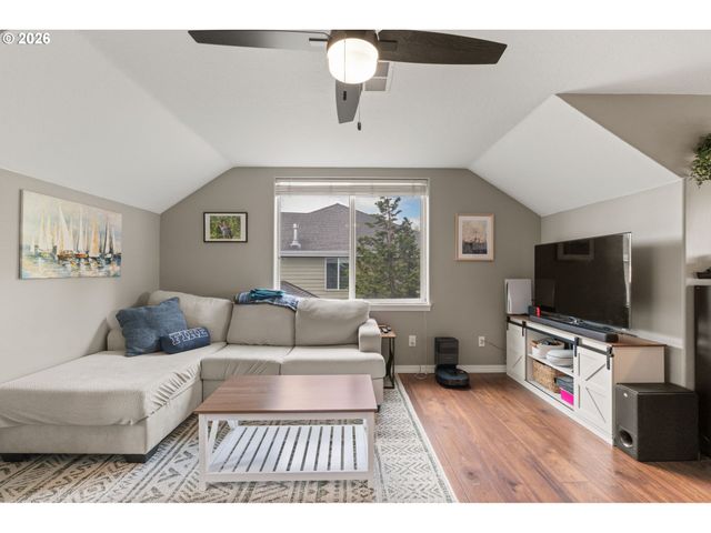 2011 N ALBANY Rd, Albany, OR 97321