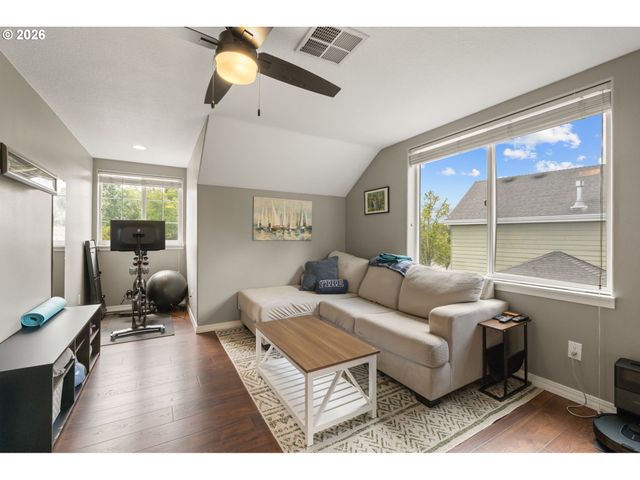 2011 N ALBANY Rd, Albany, OR 97321