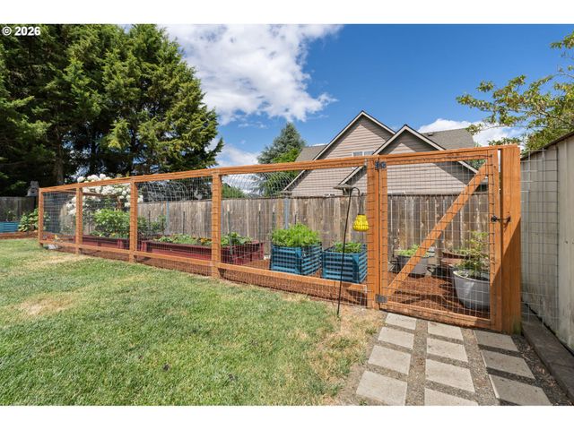 2011 N ALBANY Rd, Albany, OR 97321
