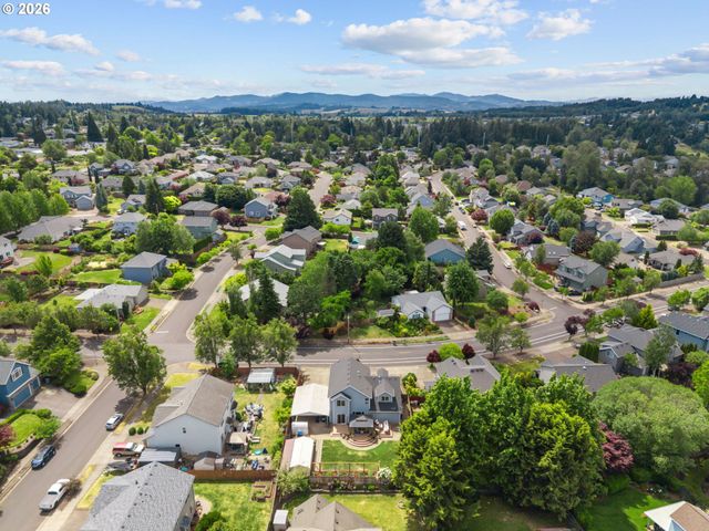 2011 N ALBANY Rd, Albany, OR 97321