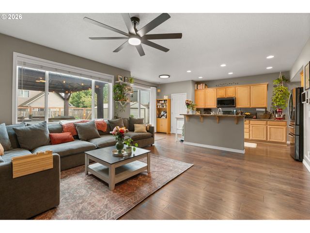 2011 N ALBANY Rd, Albany, OR 97321