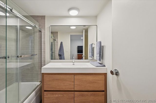 1502 S Boulder Avenue 17M, Tulsa, OK 74119