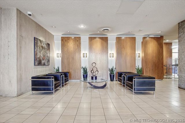 1502 S Boulder Avenue 17M, Tulsa, OK 74119
