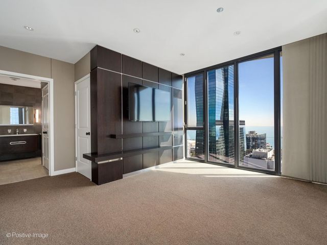 225 N Columbus Drive 5510, Chicago, IL 60601