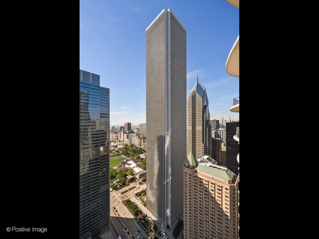 225 N Columbus Drive 5510, Chicago, IL 60601