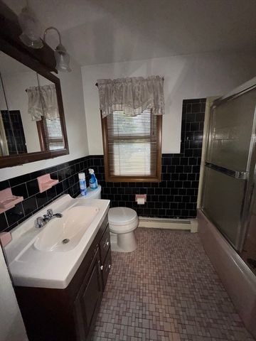 40 Alphonse Rd, Brockton, MA 02302